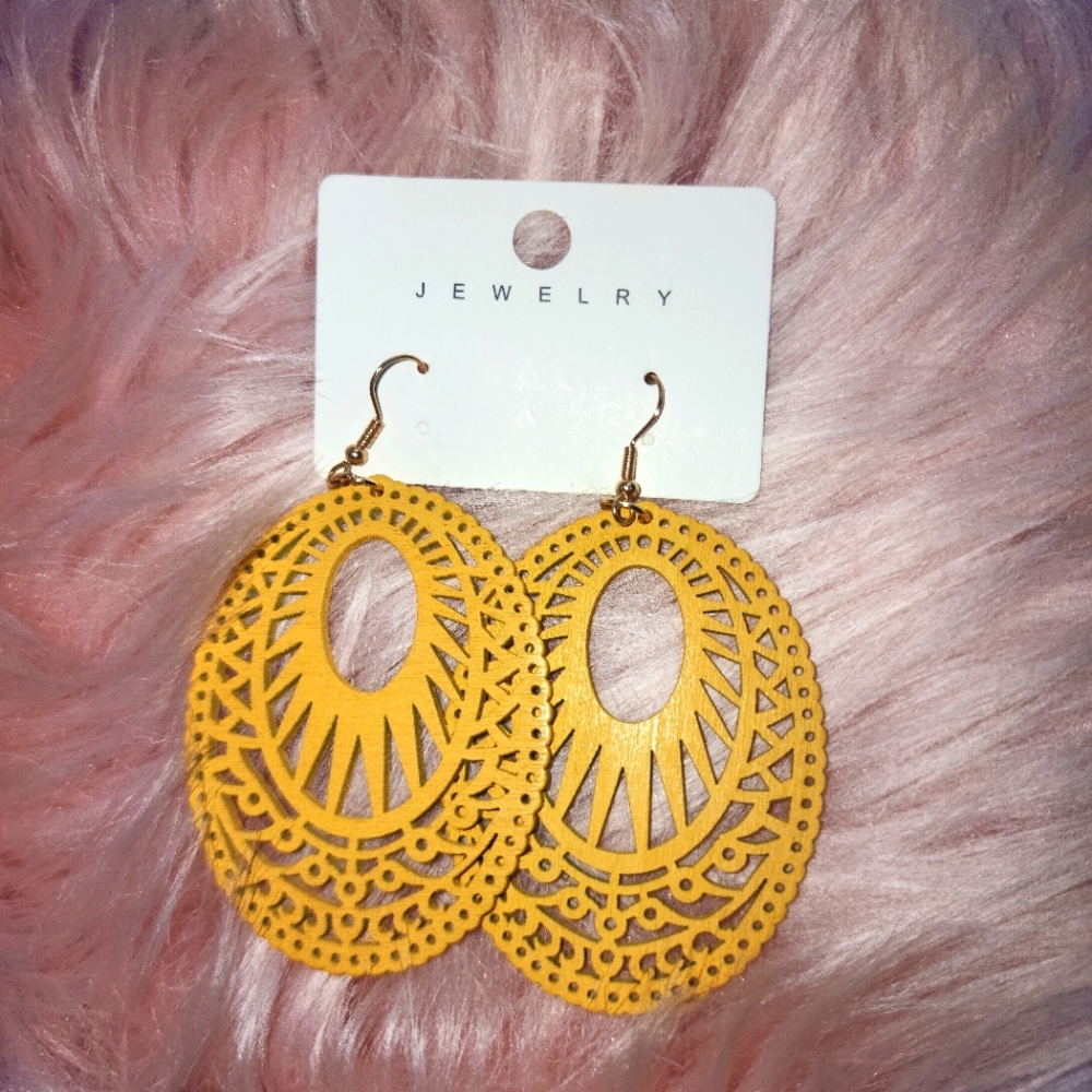 Hollow Out Oval Drop Earrings
